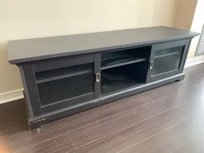 Priced for quick sale! Buyer must pick-up and will require at least one other person and have an app...