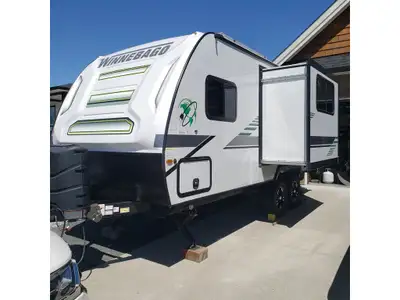 A rare find for this 2022 Micro Minnie FLX 2108 TB travel trailer! Purchased new April 9th 2023. Thi...