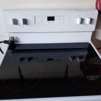 Stove like new for sale Whirlpool freestanding 