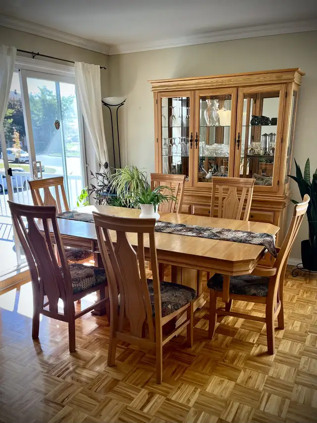Set de cuisine en bois massif Poitras in Dining Tables & Sets in Longueuil / South Shore - Image 2