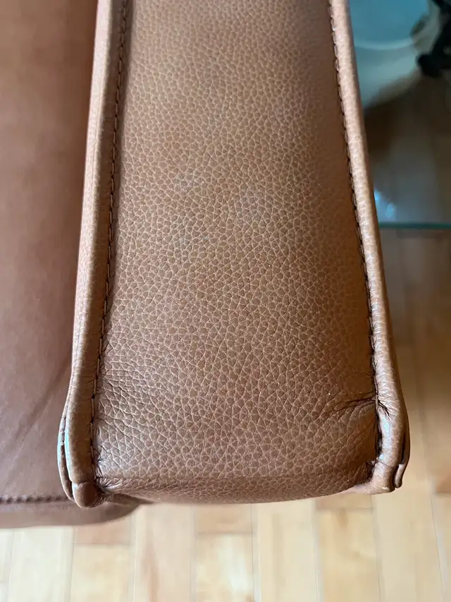 Leather Sofa; Almost New; Excellent conditions; Moving!!!62863737111554124