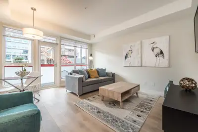 Furnished 1 bedroom condo in Downtown Victoria near Chinatown. Convenient to shopping, entertainment...