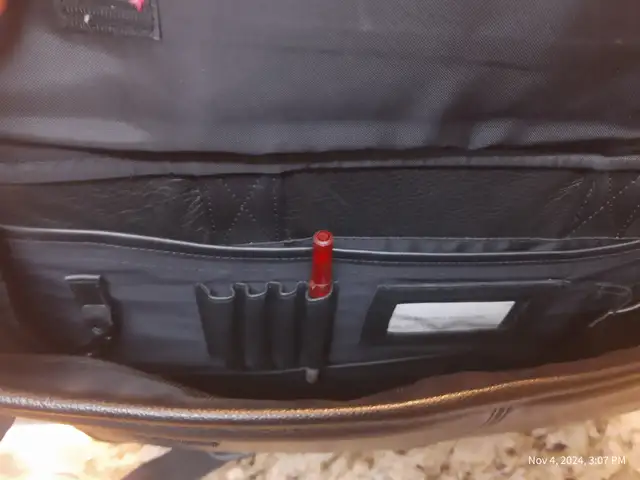 Dell Premier Briefcase - Laptop Case in Laptop Accessories in Ottawa - Image 8