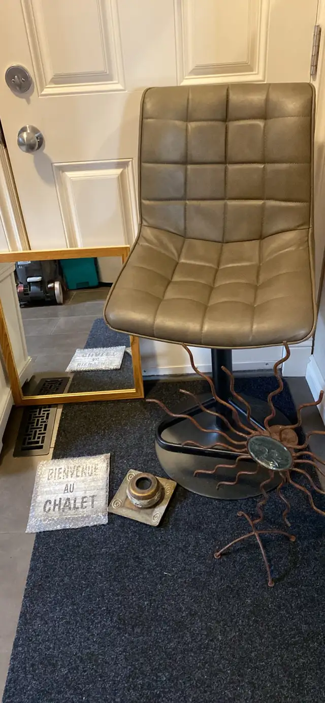 lot of household items mirror, bar chair and decorative items  in Home Décor & Accents in Edmonton - Image 2