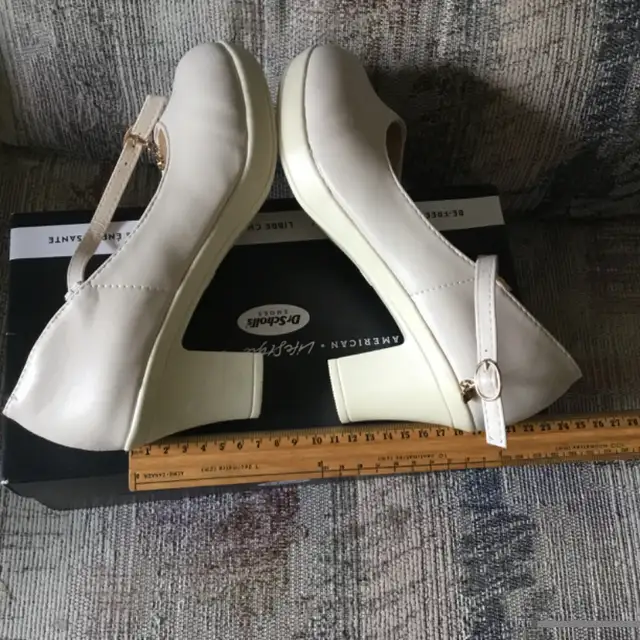 Woman High Heel Dress Shoe in Women's - Shoes in Calgary - Image 6
