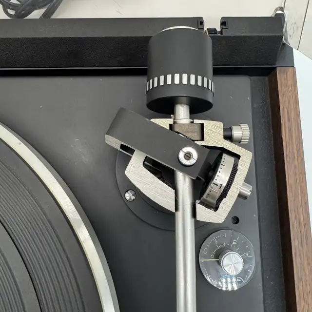 Vintage 1970s Dual 502 Belt Drive Turntable Record Player Tested in Stereo Systems & Home Theatre in City of Toronto - Image 7