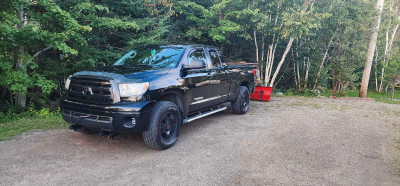 2010 toyota tundra with fisher plow 