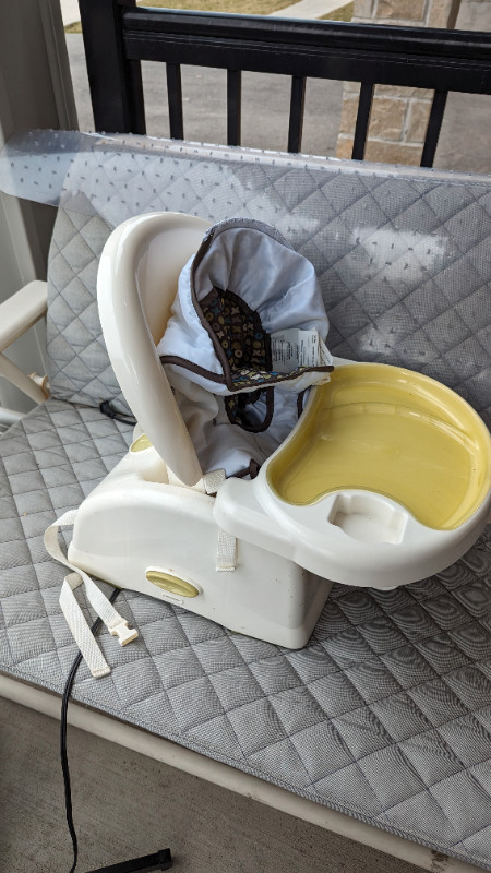 Eating seat in Feeding & High Chairs in Mississauga / Peel Region - Image 2