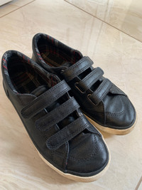 EUC Boys Black Shoes Size 2