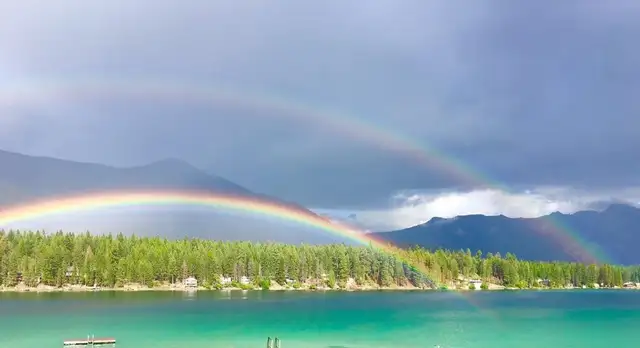 Lakefront Cabin with Stunning Lake & Mtn Views!  A Rare Gem! in British Columbia in Canada - Image 21