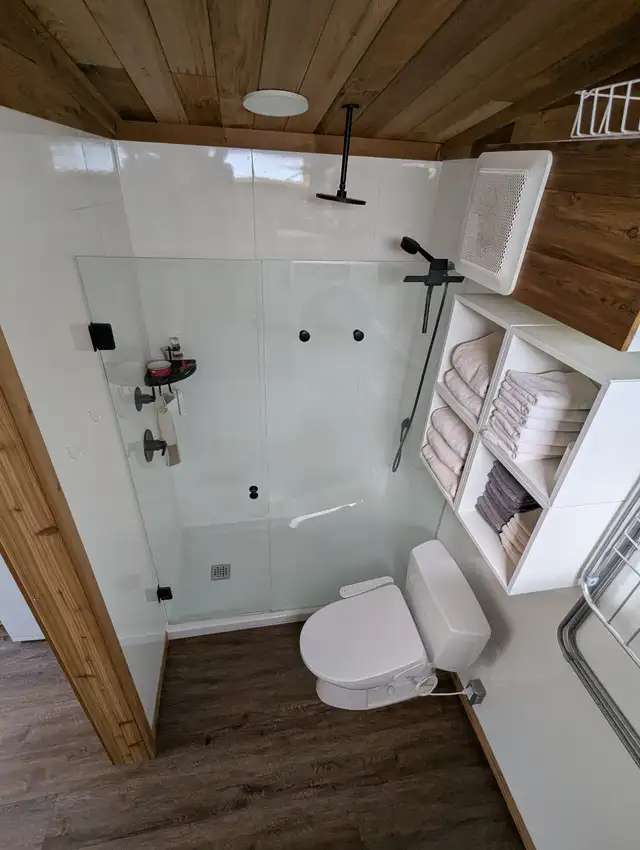 Custom high end tiny house (owner financed) in Houses for Sale in Nanaimo - Image 7