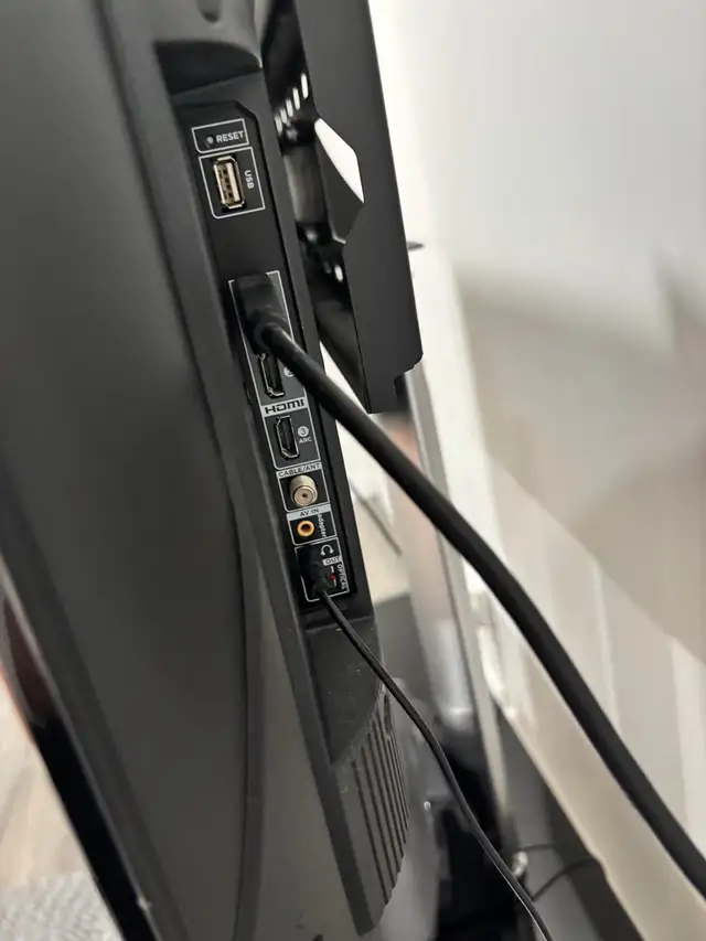 TCL Roku tv in TVs in Winnipeg - Image 4