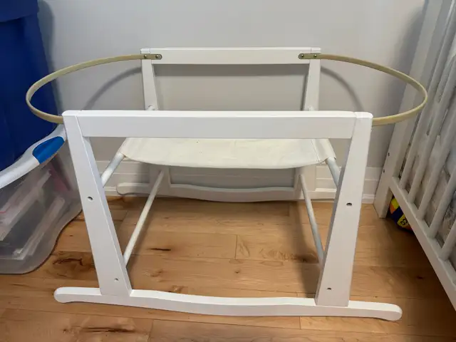Jolly jumper bassinet stand. in Other in Mississauga / Peel Region - Image 2