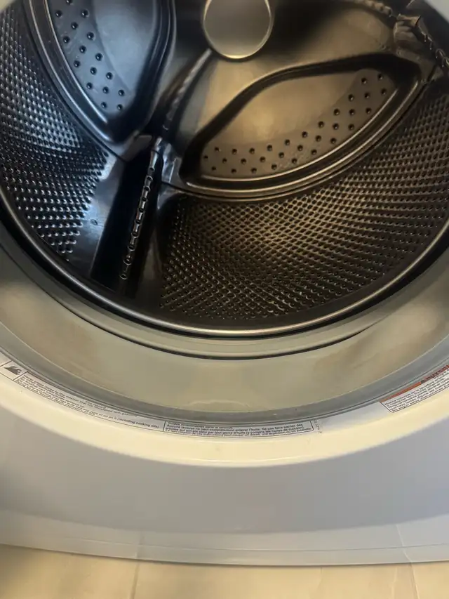 Used Whirlpool Stacked Washer and Dryer for Sale in Washers & Dryers in City of Toronto - Image 9