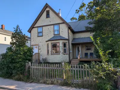 4 bedroom 1 bath full house available for rent November 1st (ready for move in on October 31). 68 Ed...