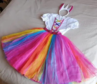 Robe licorne arc en ciel, View more