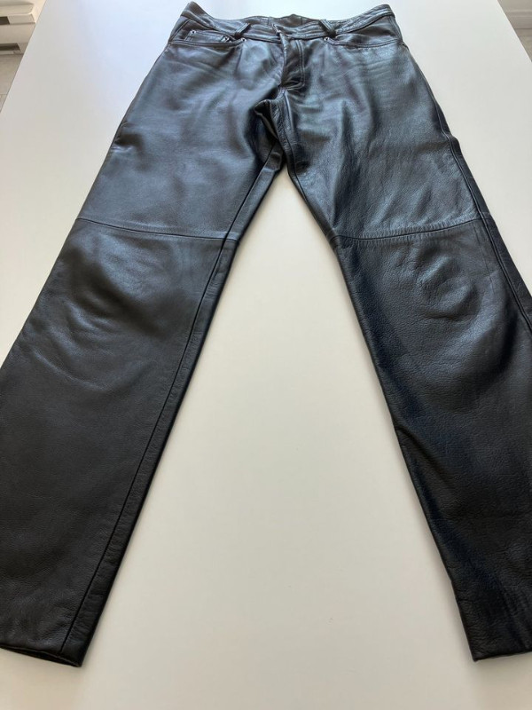 Pantalon en cuir noir pour homme dans Hommes  à Ville de Québec - Image 4