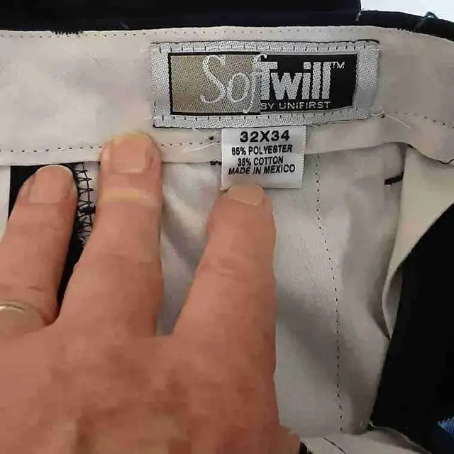 Dress pants (2 ea.) in Men's in London - Image 2