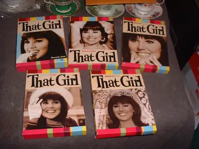 VERY CLEAN SET COMPLETE