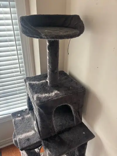Cat Condo / Tree - like new! Plus scratch post!, View more