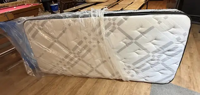 kingsdown twin xl mattress in Other in Kingston - Image 2