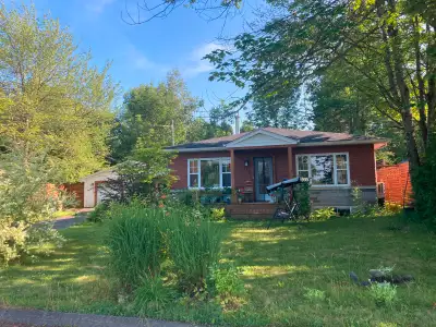 Location long/court terme en Estrie Mon petit logement, 3.5, se libère dès maintenant, 07/20/25. C’e...