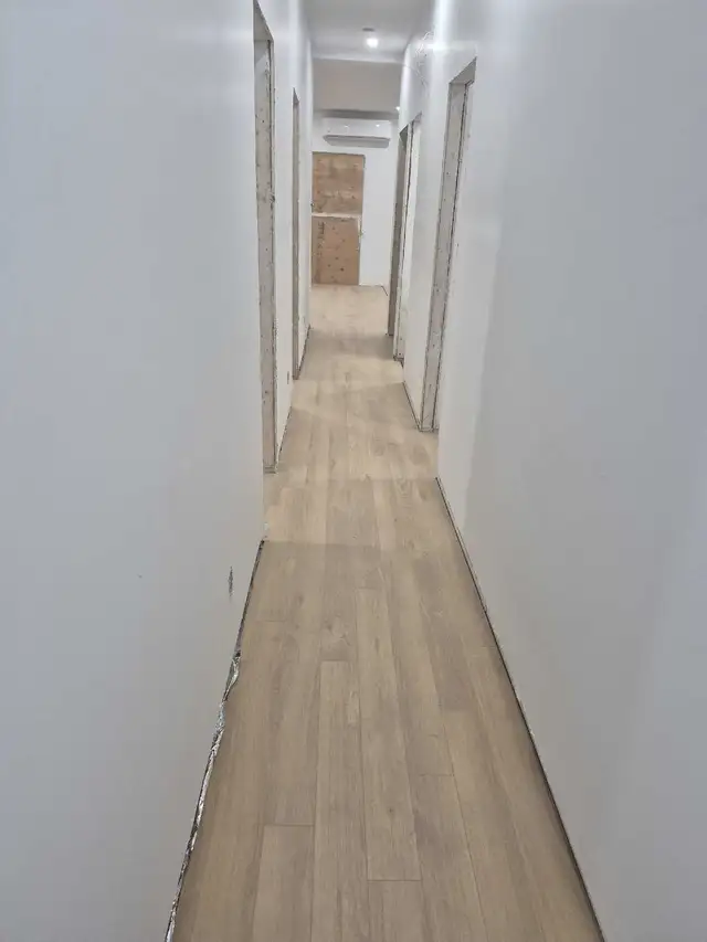 installation de bois franc ,vinyl , flottant et bois in Floors & Walls in Longueuil / South Shore - Image 4