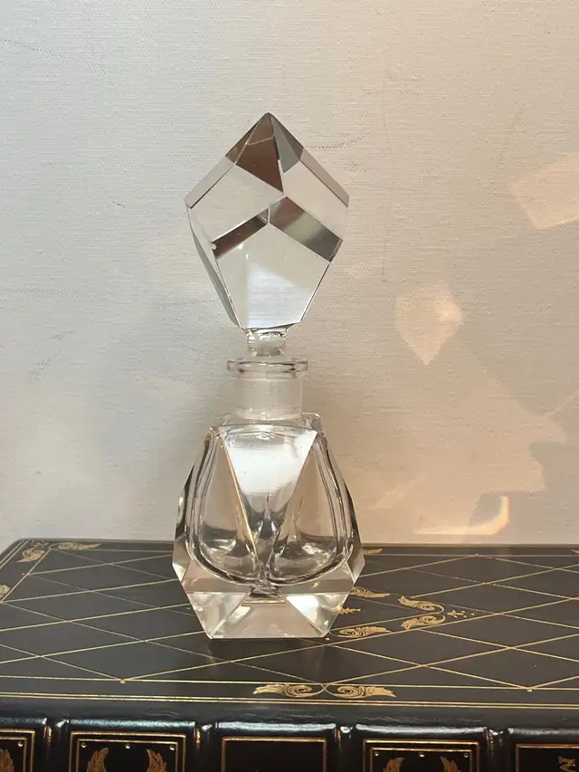 Cut Crystal Glass Perfume Bottle62863258112258121