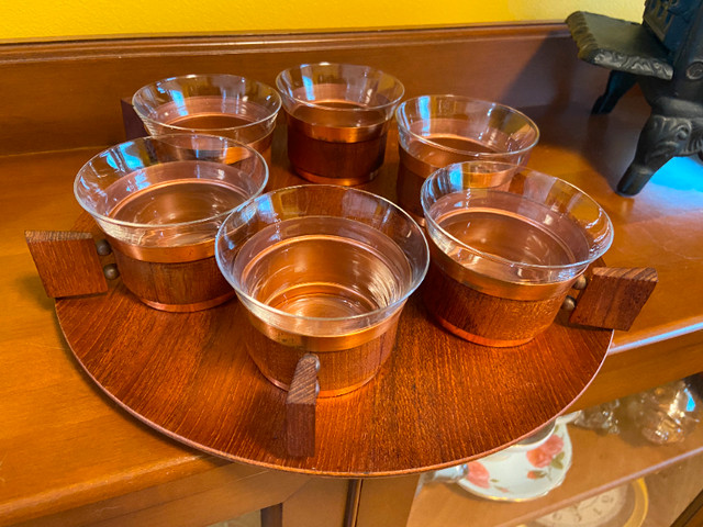 MCM Vintage Round Teak Serving Tray with 6 Copper Teak Cups Mugs in Arts & Collectibles in Oshawa / Durham Region