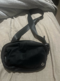 Lulu lemon cross body bag