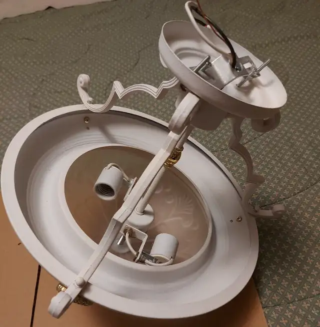 VINTAGE LIGHT FIXTURE in Indoor Lighting & Fans in Markham / York Region - Image 3