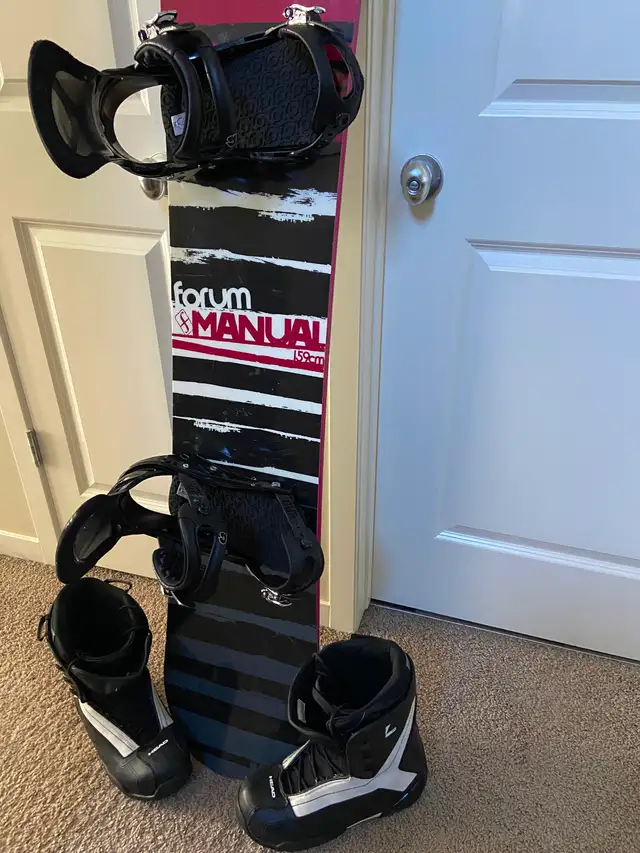 Forum Snowboard With Burton Bindings And Head Snowboard Boots in Snowboard in Calgary - Image 4