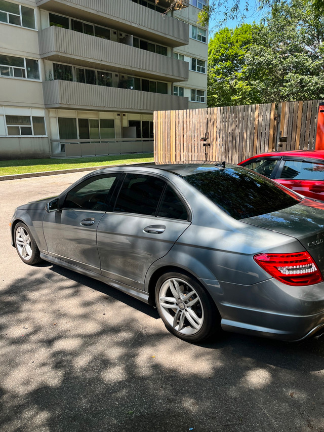 2014 Mercedes-Benz c 300 4 matic+CARFAX in Cars & Trucks in Mississauga / Peel Region - Image 3