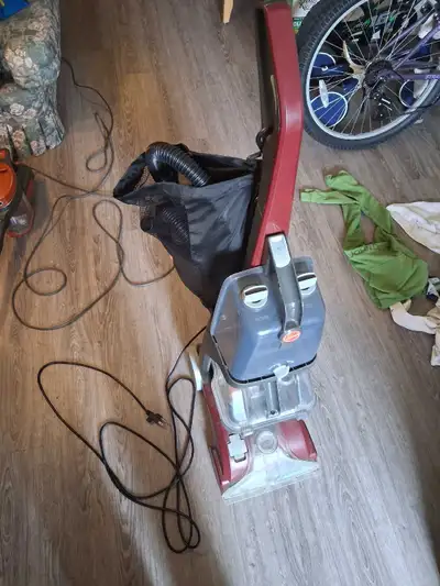 Hoover Power Scrub Deluxe Carpet Cleaner, View more