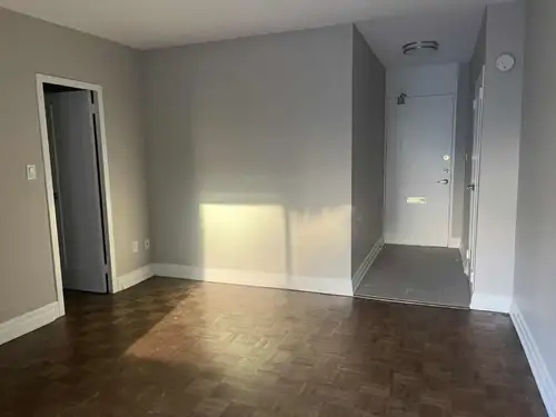 *~~~ ONLY 5 MONTHS LEFT ON THE LEASE ~~~* theres a youtube video virtual tour at https://youtube.com...