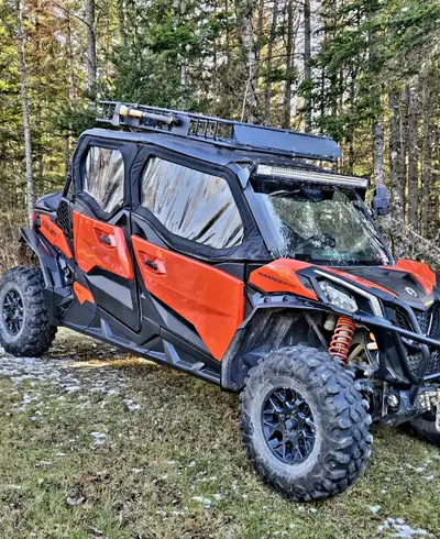 2019 Can Am Maverick 1000r Sport Max 4 door. -Fully enclosed -Windshield with power wiper and wiper...