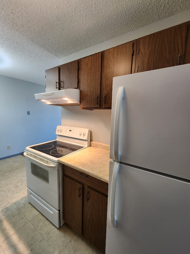 Investor opportunity! Cute 2 bedroom 1 bathroom home Condos for Sale