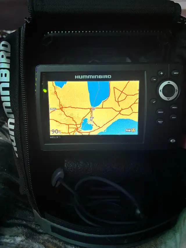 selling my hummingbird helix 5 chirp in Fishing, Camping & Outdoors in Sarnia - Image 11