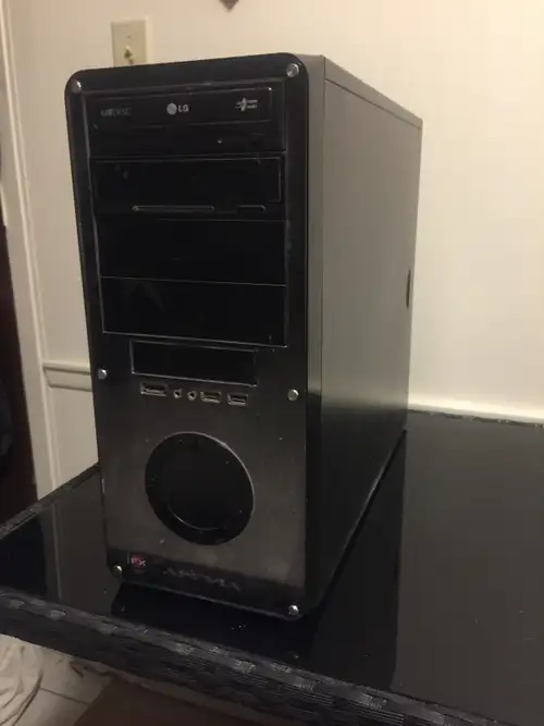 Selling my high-performance gaming PC due to moving / downsizing. This is a complete "plug-and-play"...