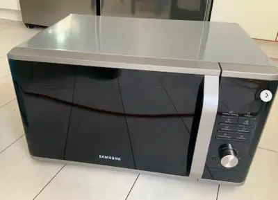 Samsung 900 W…Four micro-ondes, View more