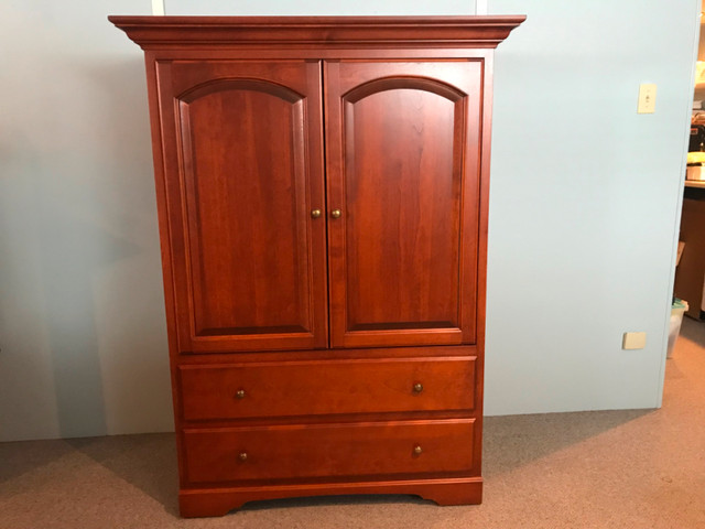 Meuble (commode) 250$ et 2 petits meubles  vitrés 125$chaque dans Commodes et armoires  à Sherbrooke - Image 2