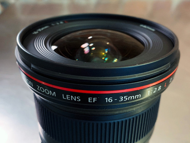 Canon EF 16-35mm f/2.8 L II USM Lens - Excellent Condition! dans Appareils photo et caméras  à Ville de Montréal - Image 2