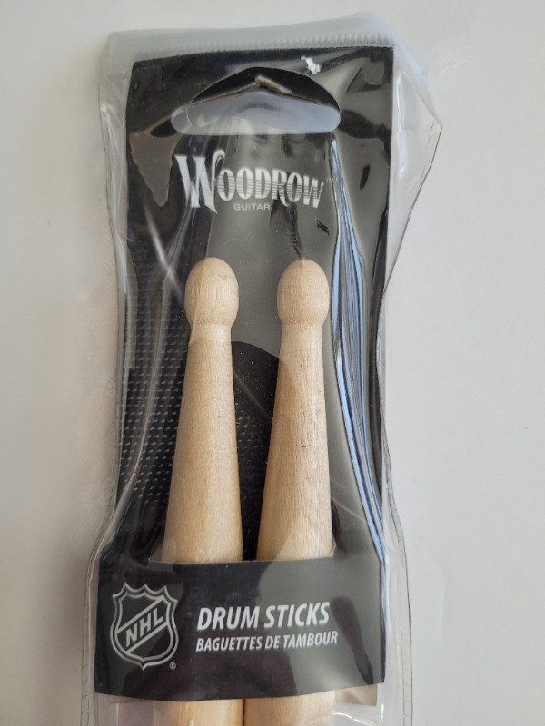 DRUM STICKS – BAGUETTES DE TAMBOUR - LNH ® / CHICAGO BLACKHAWKS dans Autre  à Laurentides - Image 2