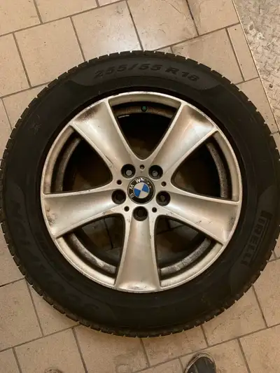 Original BMW alloys from a BMW X5, set of 4 (without tires). In good general condition, a few minor...