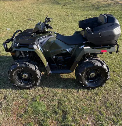 2017 Polaris Sportsman 570 Runs good Only 650 miles 4x4 Winch Hand guards 2 up seat SS rims Brand ne...