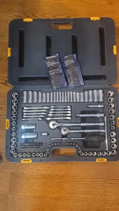 This Mastercraft socket set is perfect for any handyman or mechanic. It comes with a variety of sock...