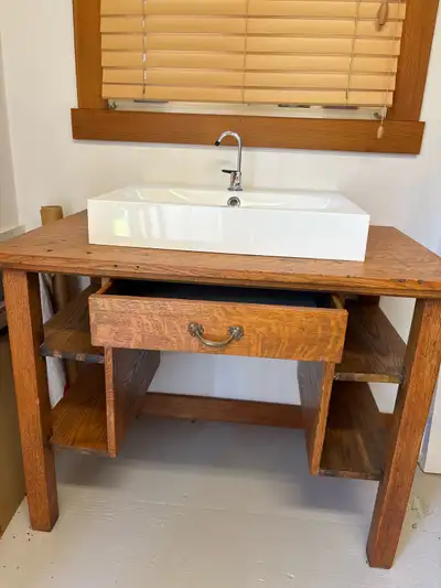 meuble-lavabo ancien en chêne avec lavabo, View more
