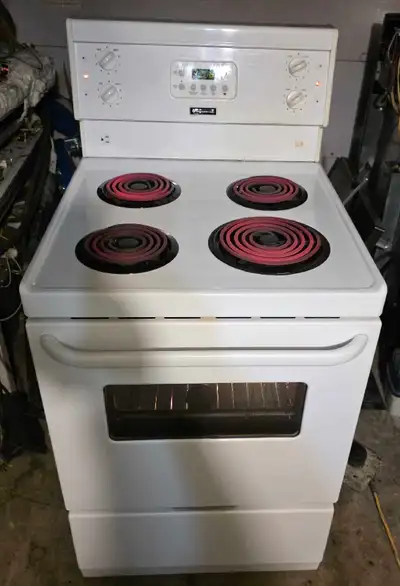 24 inch Frigidaire Cuisinière. Garantie. Free Delivery, View more
