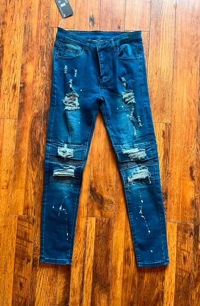 Mens Ripped & Distressed Stretchy Jeans - Size 30 - Brand New Pickup in Eastern Passage, or meet-up...