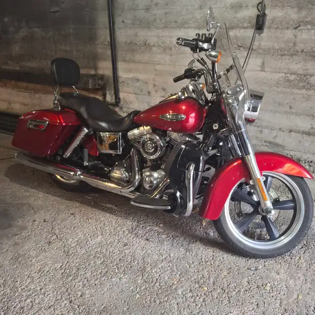 harley swichbak FLD 2012 in Touring in City of Montréal - Image 5